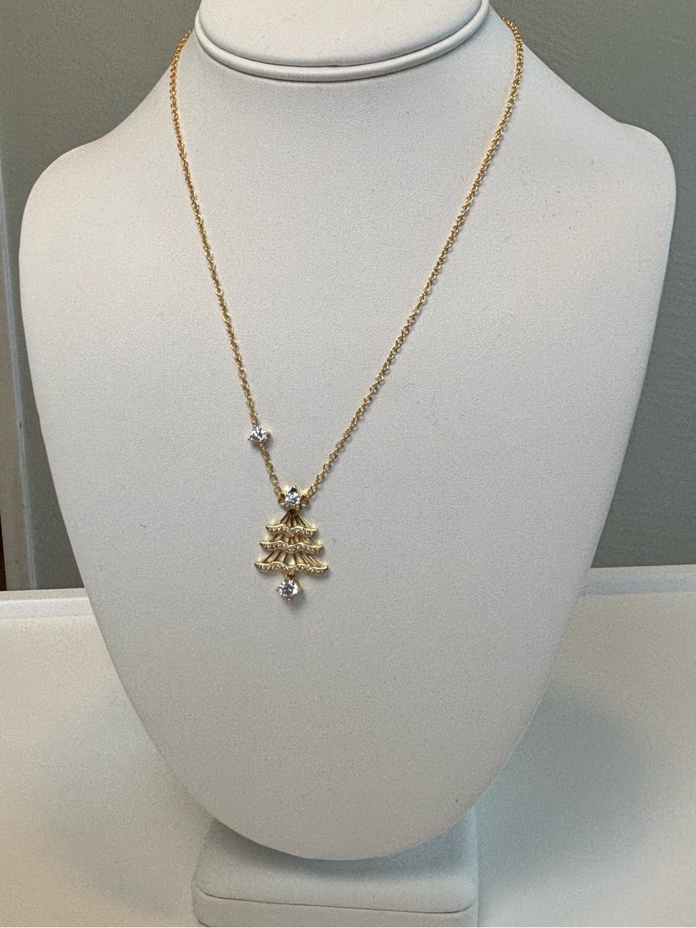 Bundle 2/$30! NEW Gold-Tone Christmas Tree Pendant Necklace Holiday Festive Gift
